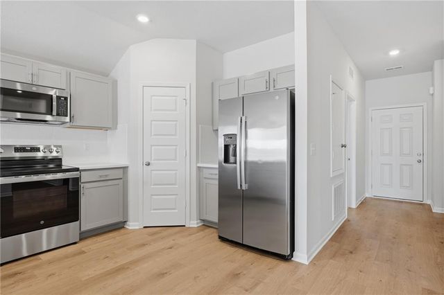 605 W Bluebird Street, Gardner, KS 66030