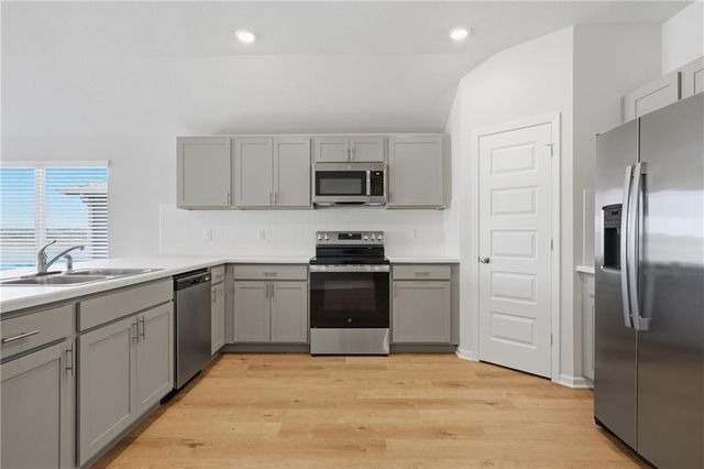 605 W Bluebird Street, Gardner, KS 66030