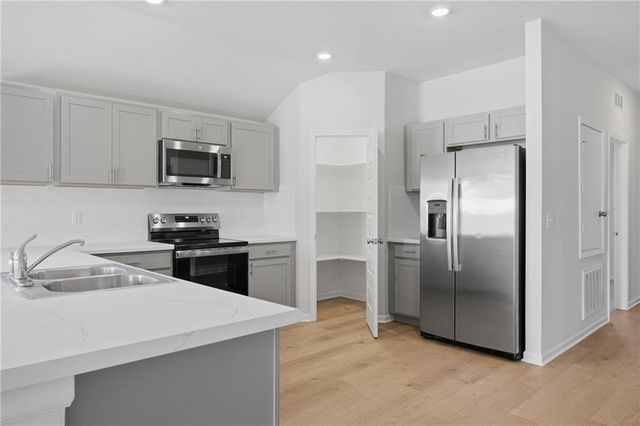 605 W Bluebird Street, Gardner, KS 66030