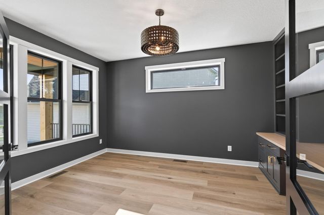 18393 56th Court N, Plymouth, MN 55446