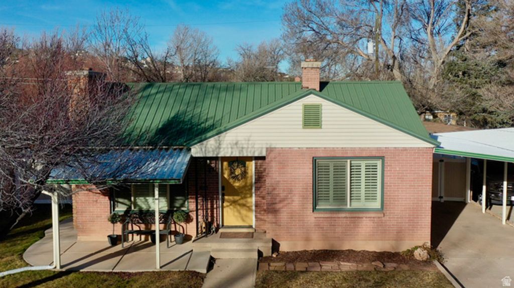 Image 3 of property listing at 47 N 1050 W, Cedar City, UT 84720