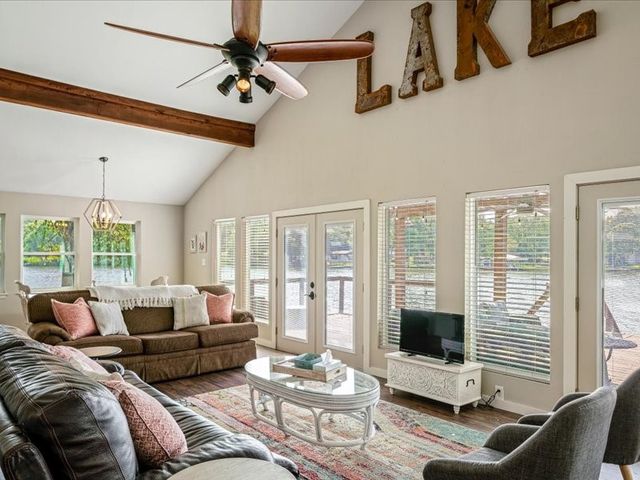 282 Island Drive, Murchison, TX 75778