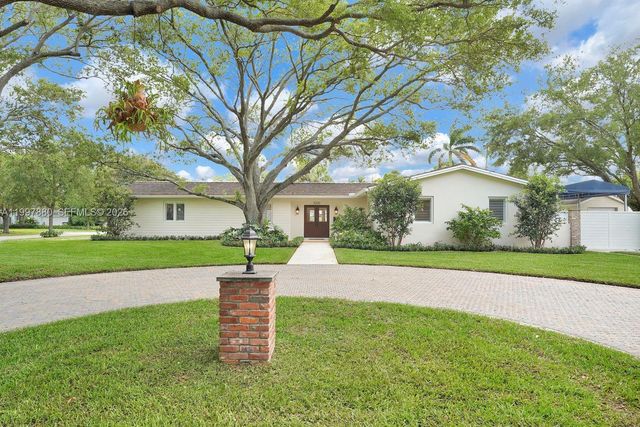 8300 SW 158th St, Palmetto Bay, FL 33157