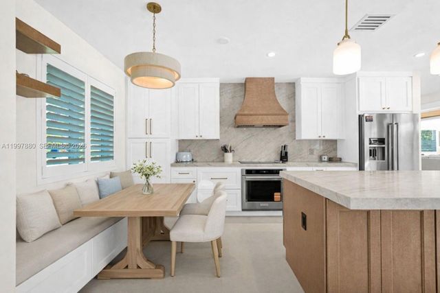 8300 SW 158th St, Palmetto Bay, FL 33157