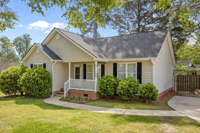 433 Kellywood Court, Fuquay Varina, NC 27526