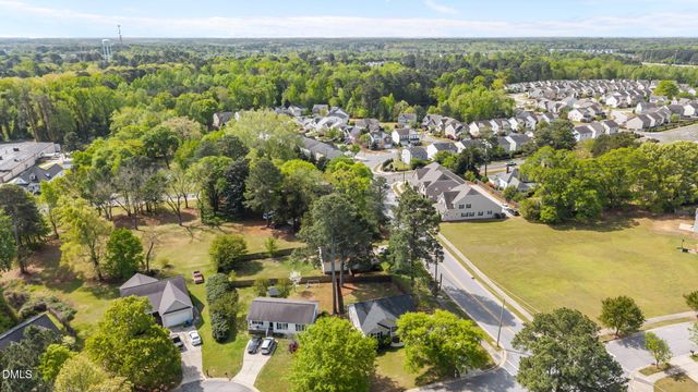433 Kellywood Court, Fuquay Varina, NC 27526
