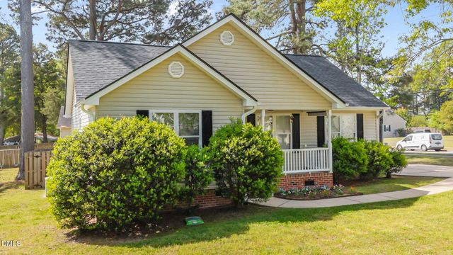 433 Kellywood Court, Fuquay Varina, NC 27526