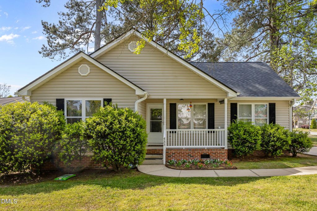 433 Kellywood Court, Fuquay Varina, NC 27526