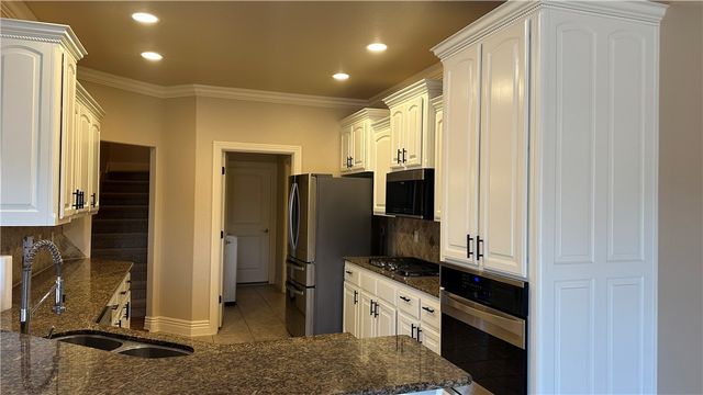 2005 SW Pinoak Avenue, Bentonville, AR 72712