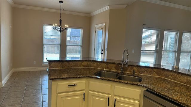 2005 SW Pinoak Avenue, Bentonville, AR 72712