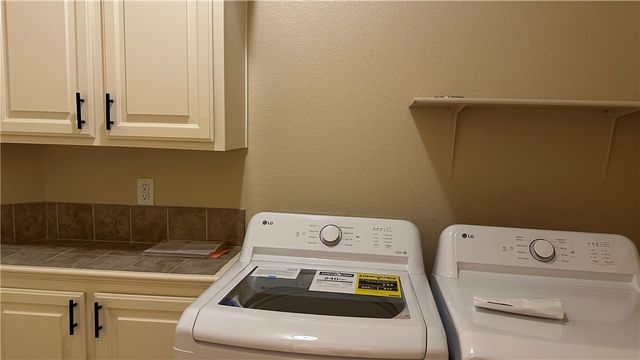 2005 SW Pinoak Avenue, Bentonville, AR 72712