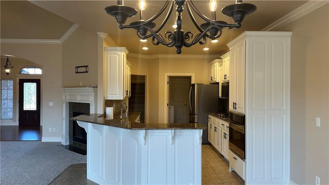 2005 SW Pinoak Avenue, Bentonville, AR 72712