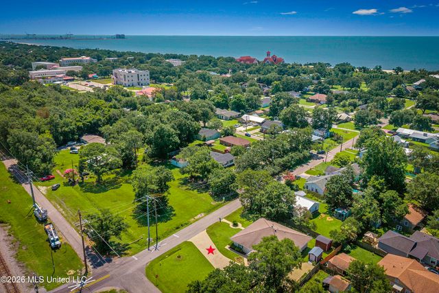 100 S Nicholson Avenue, Long Beach, MS 39560
