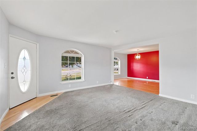 301 W Young Street, Clio, MI 48420