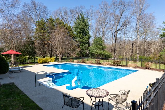 9564 Keeneland Dr, Brentwood, TN 37027