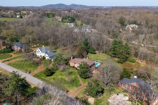 9564 Keeneland Dr, Brentwood, TN 37027