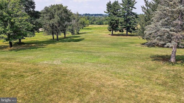 51 OLD YORK RD, Dillsburg, PA 17019