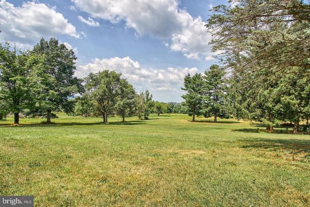 51 OLD YORK RD, Dillsburg, PA 17019