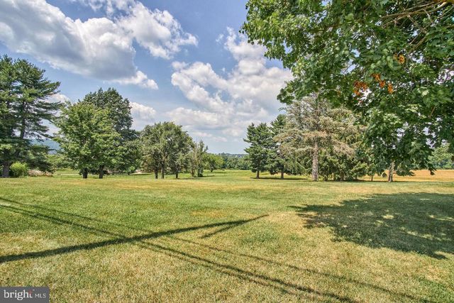 51 OLD YORK RD, Dillsburg, PA 17019