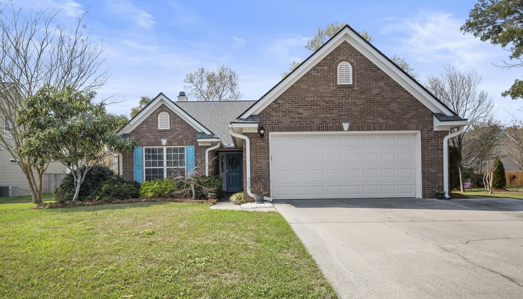 104 Oakbluff Road, Summerville, SC 29485