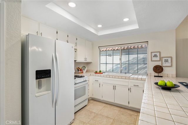 43791 Calle Las Brisas W, Palm Desert, CA 92211