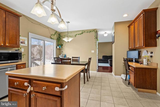 43 ALLEGHENY LN, Bordentown, NJ 08505