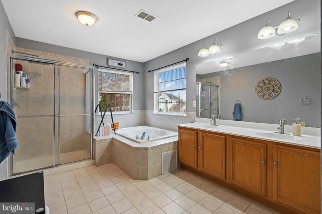 43 ALLEGHENY LN, Bordentown, NJ 08505