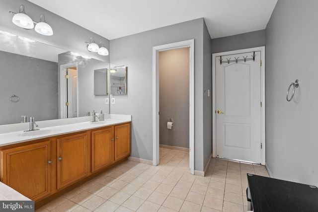 43 ALLEGHENY LN, Bordentown, NJ 08505