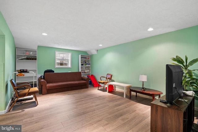 43 ALLEGHENY LN, Bordentown, NJ 08505