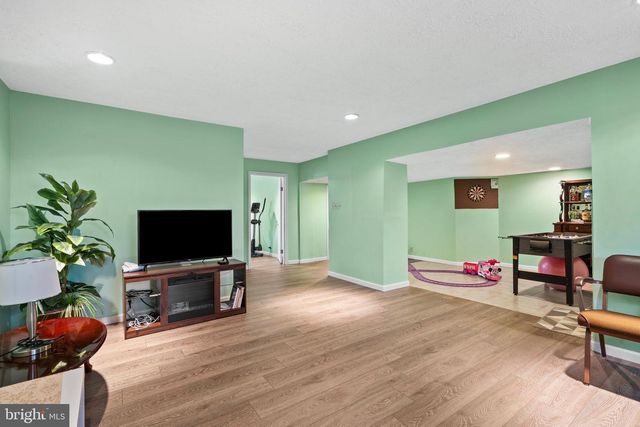 43 ALLEGHENY LN, Bordentown, NJ 08505