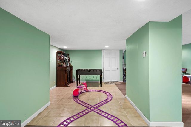 43 ALLEGHENY LN, Bordentown, NJ 08505