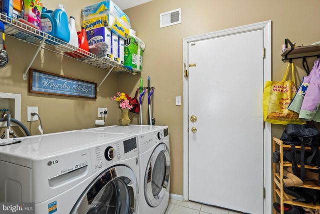 43 ALLEGHENY LN, Bordentown, NJ 08505