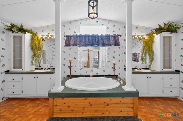 143 Bluff View Drive, Spring Branch, TX 78070