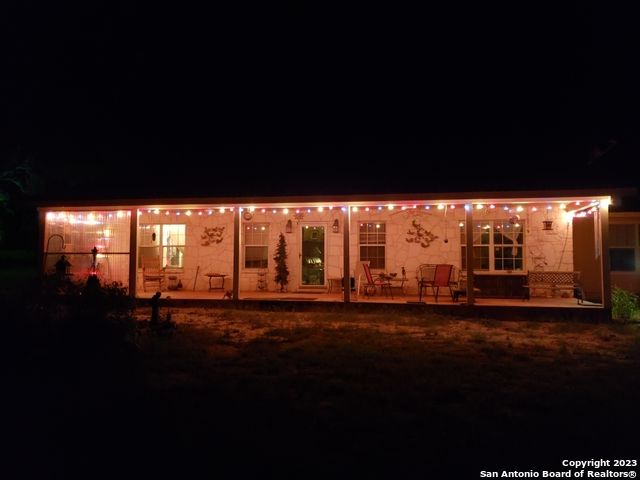 960 Cr 439, Stockdale, TX 78160