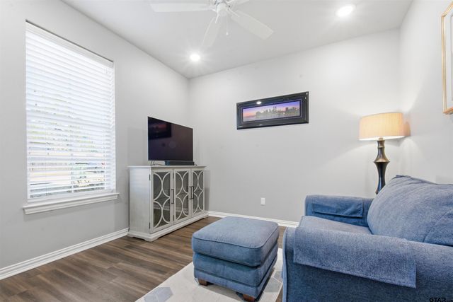 731 Cambridge Bend Cir, Tyler, TX 75703