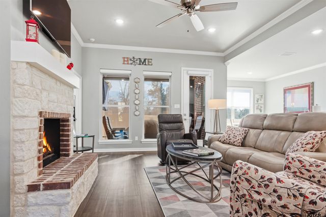 731 Cambridge Bend Cir, Tyler, TX 75703