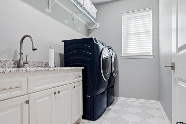 731 Cambridge Bend Cir, Tyler, TX 75703