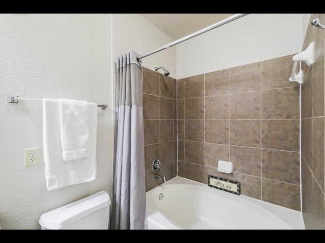 1711 Old Spanish Trail 151, Houston, TX 77054