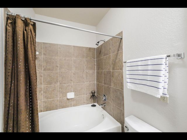 1711 Old Spanish Trail 151, Houston, TX 77054