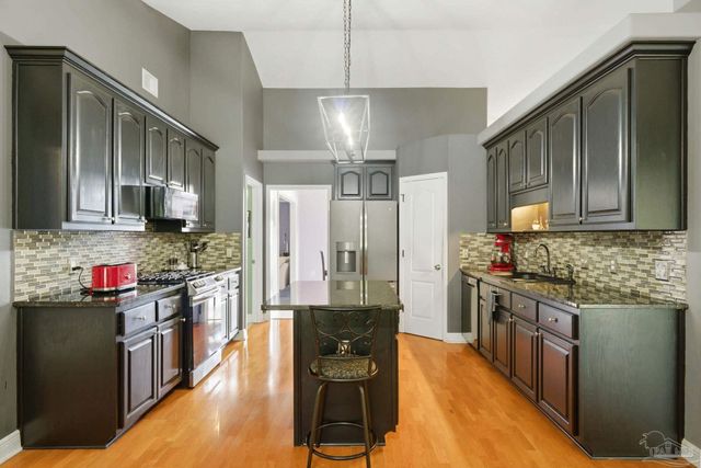 250 Shay Trl, Cantonment, FL 32533