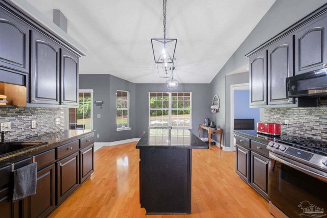 250 Shay Trl, Cantonment, FL 32533