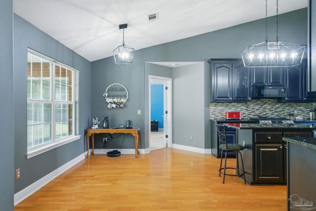 250 Shay Trl, Cantonment, FL 32533