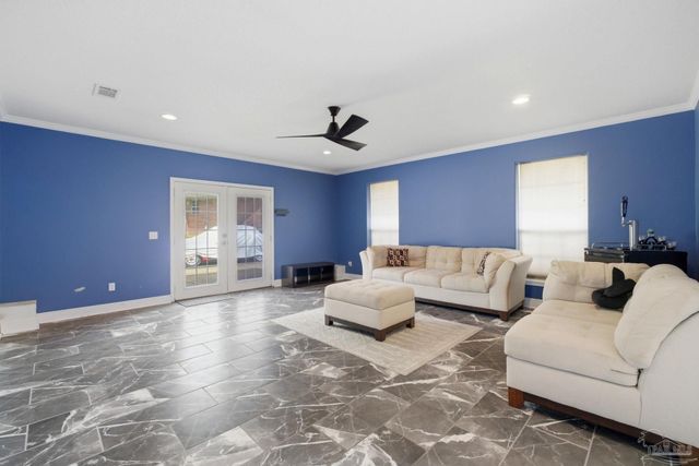 250 Shay Trl, Cantonment, FL 32533