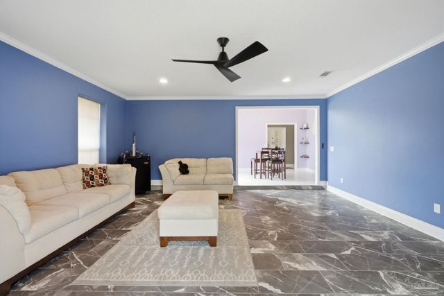 250 Shay Trl, Cantonment, FL 32533