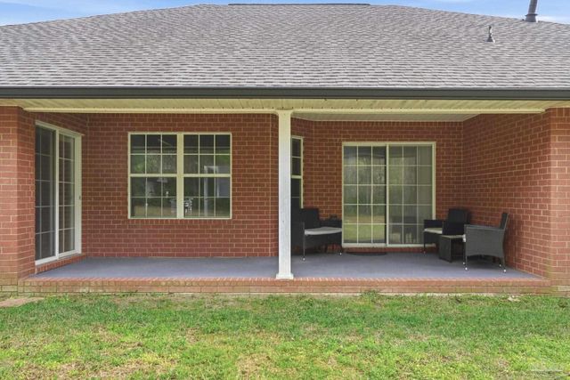250 Shay Trl, Cantonment, FL 32533