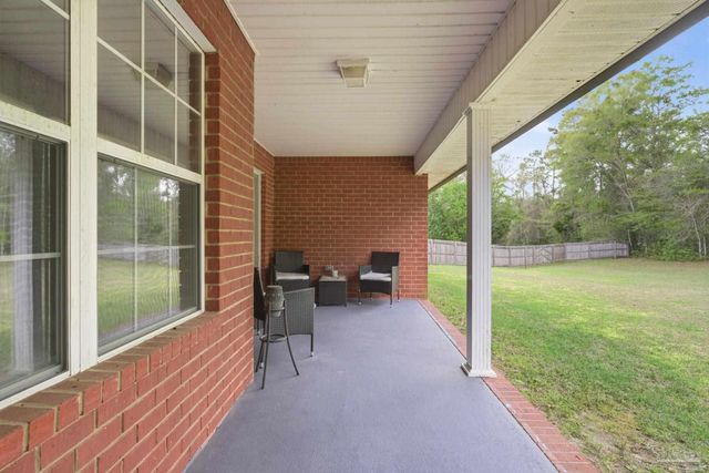 250 Shay Trl, Cantonment, FL 32533