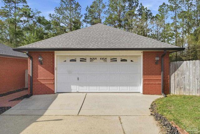 250 Shay Trl, Cantonment, FL 32533