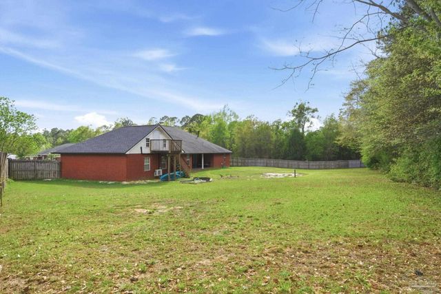 250 Shay Trl, Cantonment, FL 32533