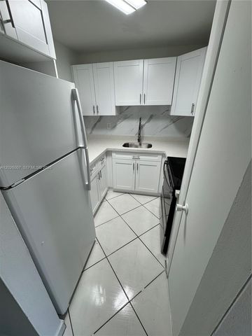 1555 W 44th Pl 244, Hialeah, FL 33012