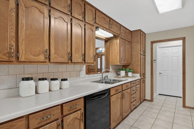 3508 Mckamy Oaks Trail, Arlington, TX 76017